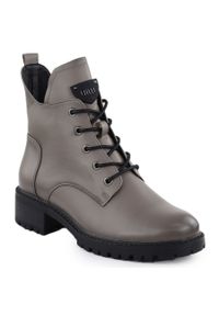 Botki damskie workery ocieplane taupe Vinceza 58609. Materiał: skóra ekologiczna. Styl: elegancki