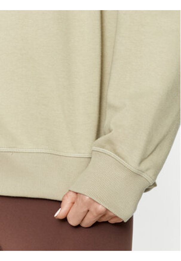 New Balance Bluza Essentials Stacked Logo French Terry Crewneck WT31532 Zielony Regular Fit. Kolor: zielony. Materiał: syntetyk, bawełna