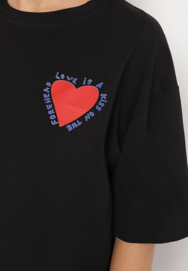 Born2be - Czarny Bawełniany T-shirt z Motywem Serca Liorlie. Okazja: na spacer, na co dzień. Kolor: czarny. Materiał: bawełna. Styl: klasyczny, casual