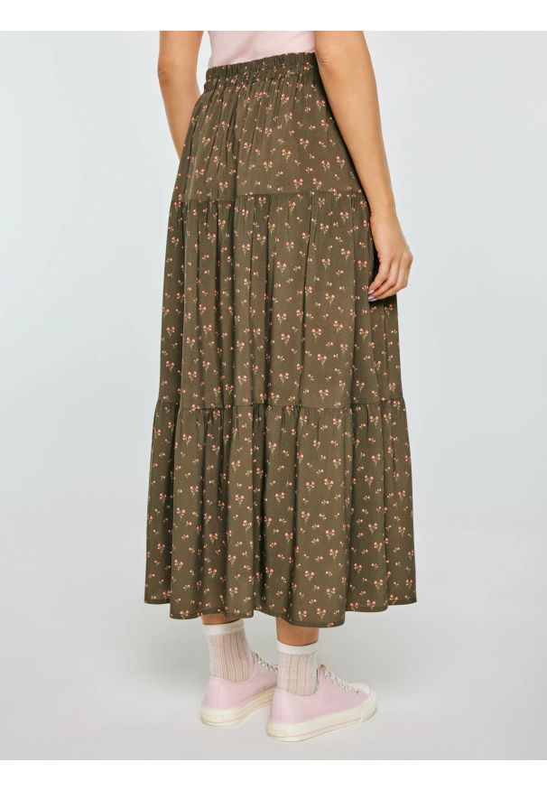 Big-Star - Spódnica damska midi z wiskozy z motywem kwiatowym khaki Vendi 303. Okazja: do pracy. Kolor: zielony. Materiał: wiskoza. Wzór: kwiaty. Styl: elegancki