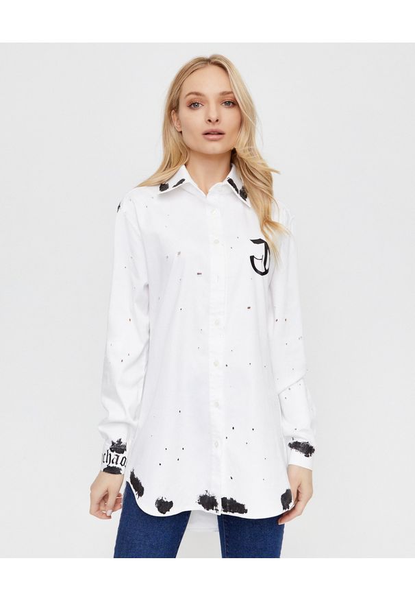 CHAOS BY MARTA BOLIGLOVA - Biała koszula z bawełny z kontrastowym nadrukiem. Kolor: biały. Materiał: bawełna. Wzór: nadruk. Styl: klasyczny, sportowy