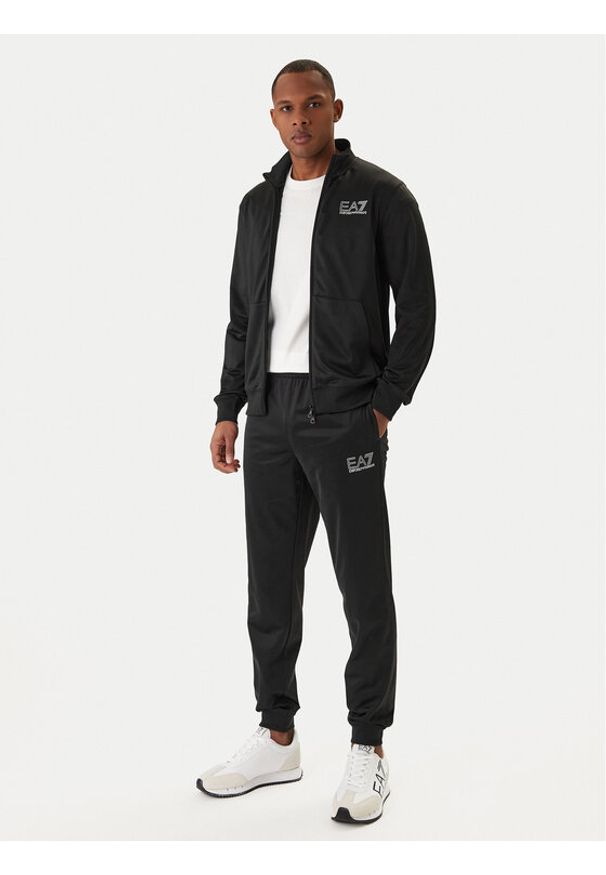 EA7 Emporio Armani Dres 7M001320 AF12449 Czarny Regular Fit. Kolor: czarny. Materiał: syntetyk