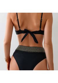 Intica - Strój kąpielowy z ozdobnymi ramiączkami i wysokim stanem majtek Ejvor. Stan: podwyższony. Kolor: czarny. Materiał: materiał #2