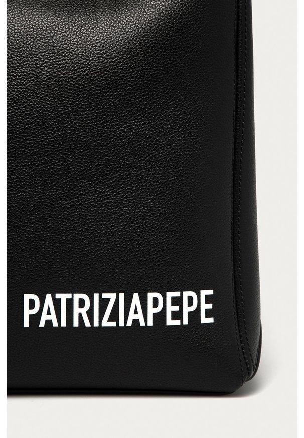 Patrizia Pepe - Torebka skórzana. Kolor: czarny. Materiał: skórzane. Rodzaj torebki: na ramię