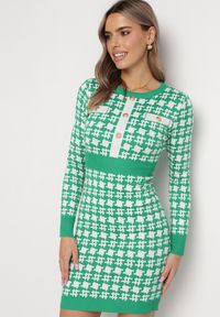 Born2be - Zielona Sweterkowa Sukienka z Guzikami Bileldeme. Kolor: zielony. Wzór: aplikacja. Długość: mini