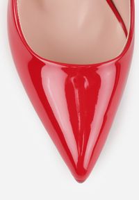 Renee - Czerwone Szpilki Cassildi. Kolor: czerwony. Materiał: materiał. Wzór: gładki. Obcas: na szpilce. Styl: elegancki. Wysokość obcasa: wysoki #9