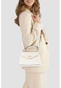 Guess - GUESS Biała damska torebka pikowana Mini. Kolor: biały. Materiał: pikowane. Styl: elegancki #4