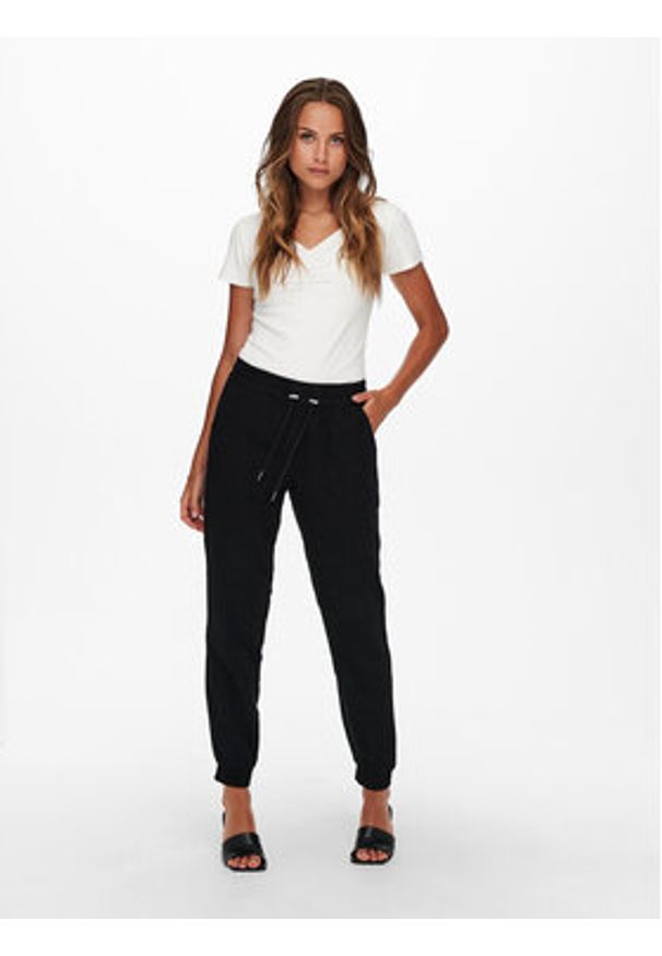 only - ONLY Spodnie dresowe 15203946 Czarny Regular Fit. Kolor: czarny. Materiał: wiskoza