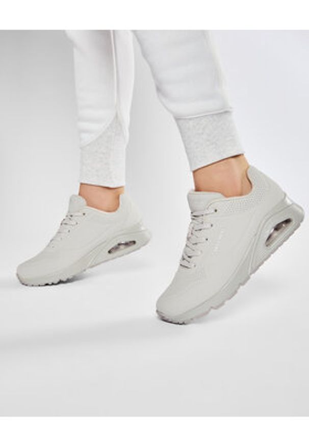 skechers - Skechers Sneakersy Uno Stand On Air 3690/OFWT Écru. Materiał: skóra