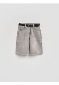 Reserved - Szorty jeansowe z paskiem - jasnoszary. Kolor: szary. Materiał: jeans #1
