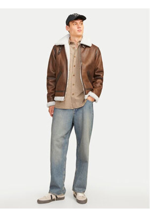 Jack & Jones Kurtka z imitacji skóry Cole Aviator 12261819 Brązowy Regular Fit. Kolor: brązowy. Materiał: skóra
