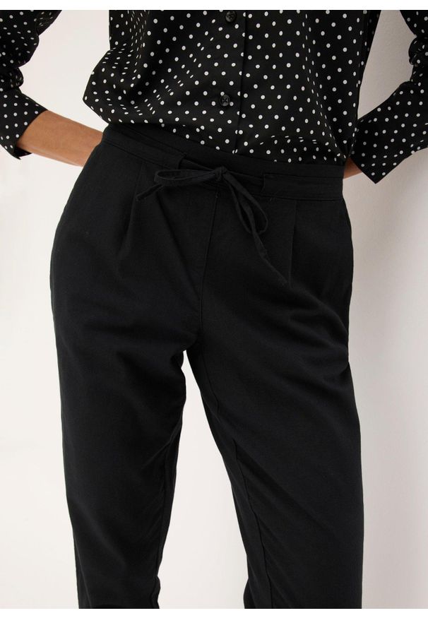 bonprix - Spodnie lniane. Kolor: czarny. Materiał: len. Sezon: lato