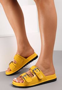 Renee - Żółte Klapki Agarike. Nosek buta: okrągły. Kolor: żółty. Wzór: gładki. Sezon: lato #5
