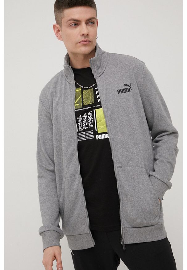 Puma bluza 586696 męska kolor szary z nadrukiem. Okazja: na co dzień. Kolor: szary. Materiał: materiał. Wzór: nadruk. Styl: casual