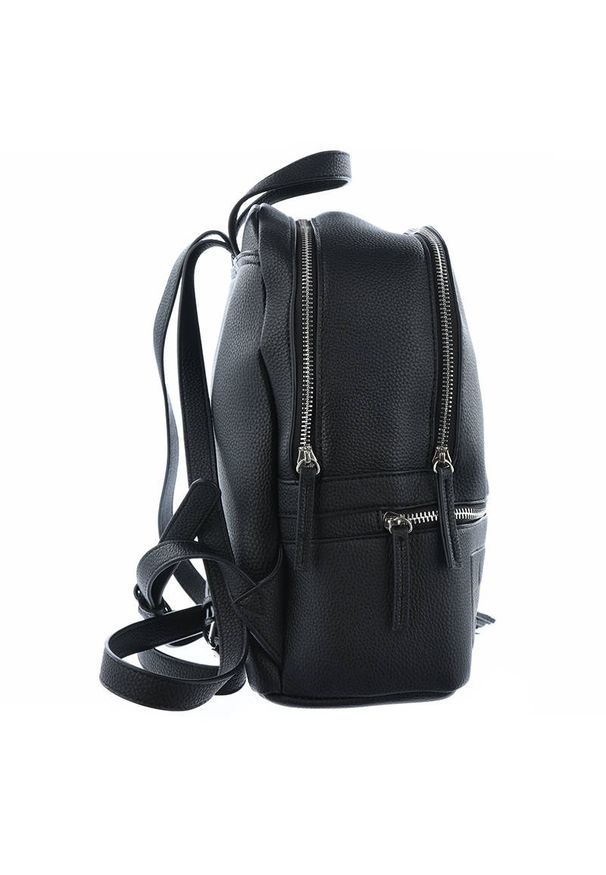 Big Star Accessories - Czarny Stylowy Plecak Damski Big Star. Kolor: czarny. Wzór: aplikacja. Dodatki: z frędzlami. Materiał: skórzane, z tłoczeniem. Styl: elegancki