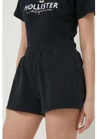 Hollister Co. szorty damskie kolor czarny gładkie medium waist. Stan: podwyższony. Kolor: czarny. Materiał: tkanina. Wzór: gładki #1