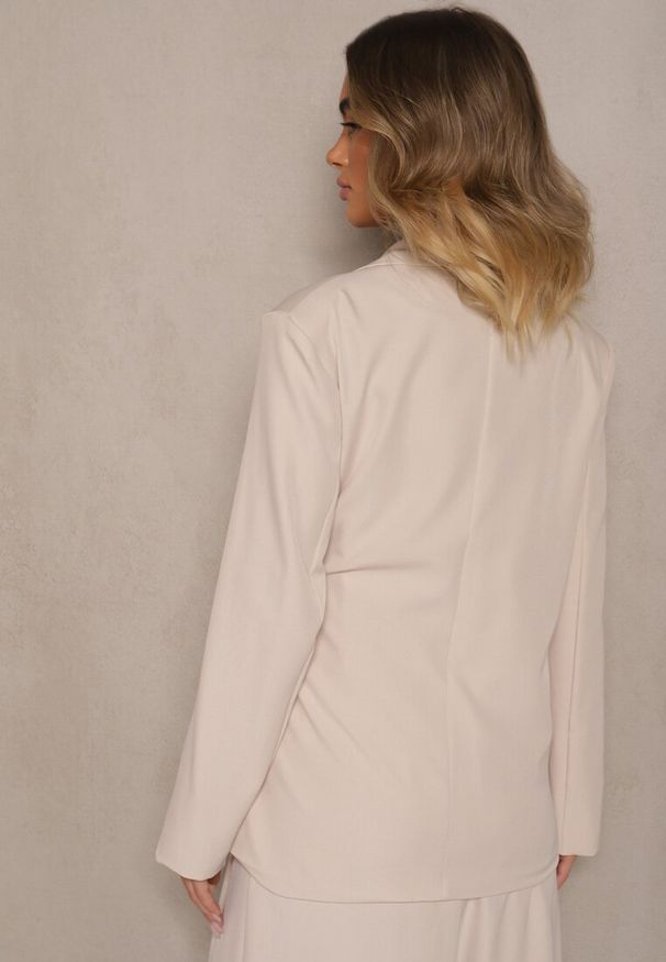 Renee - Jasnobeżowa Marynarka Ozdobiona Wiązaniem z Boku Lunorisa. Okazja: na co dzień. Kolor: beżowy. Wzór: aplikacja. Styl: elegancki, casual