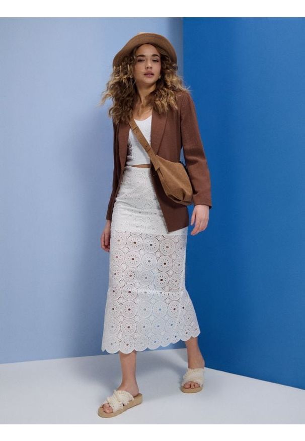 Sinsay - Top na ramiączkach z dekoltem V - biały. Kolor: biały. Długość rękawa: na ramiączkach