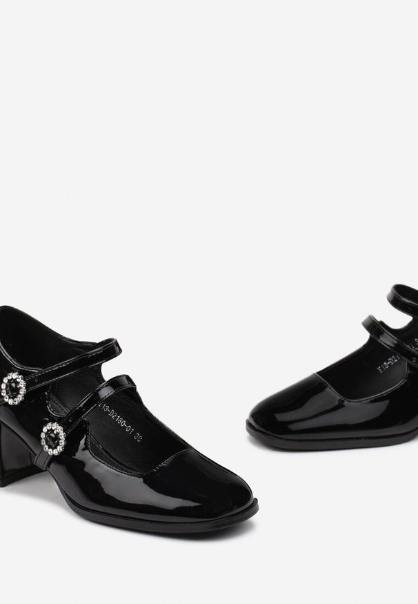 Renee - Czarne Lakierowane Czółenka na Słupku z Paskami i Klamerkami w Cyrkonie Nadiam. Zapięcie: pasek. Kolor: czarny. Materiał: lakier. Obcas: na słupku