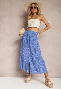 Renee - Niebieska Spódnica Maxi z Wiskozy w Kwiatowy Wzór o Rozkloszowanym Fasonie Skules. Kolor: niebieski. Materiał: wiskoza. Wzór: kwiaty. Styl: elegancki