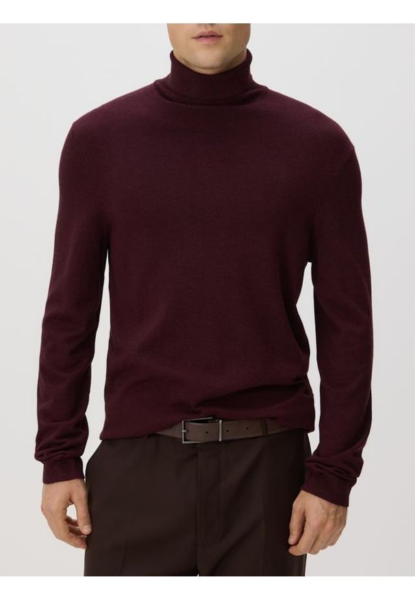 Reserved - Golf z wiskozą - bordowy. Typ kołnierza: golf. Kolor: czerwony. Materiał: wiskoza