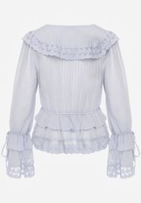 Born2be - Niebieska Wiskozowa Bluzka w Rustykalnym Stylu z Koronką Falbanami i Wiązaniami Elleflona. Okazja: na co dzień. Kolor: niebieski. Materiał: wiskoza, koronka. Wzór: koronka. Styl: casual #3