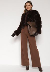 Born2be - Brązowa Krótka Kurtka z Futerkiem na Haftki Loreinda. Okazja: na co dzień. Kolor: brązowy. Materiał: futro. Długość: krótkie. Styl: casual, elegancki #7