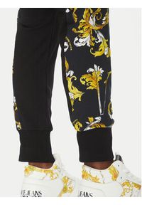 Versace Jeans Couture Spodnie dresowe 78GAA3C0 Czarny Regular Fit. Kolor: czarny. Materiał: bawełna
