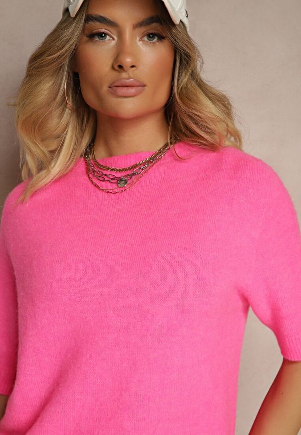 Renee - Fuksjowy Sweter o Fasonie T-shirtu z Wełną Dannirae. Okazja: na co dzień. Kolor: różowy. Materiał: wełna. Długość rękawa: krótki rękaw. Długość: krótkie. Styl: elegancki, casual