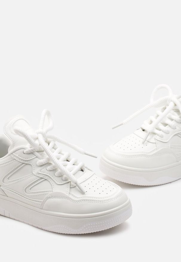 Renee - Białe Sneakersy przed Kostkę na Platformie z Wstawkami Losia. Wysokość cholewki: przed kostkę. Kolor: biały. Obcas: na platformie