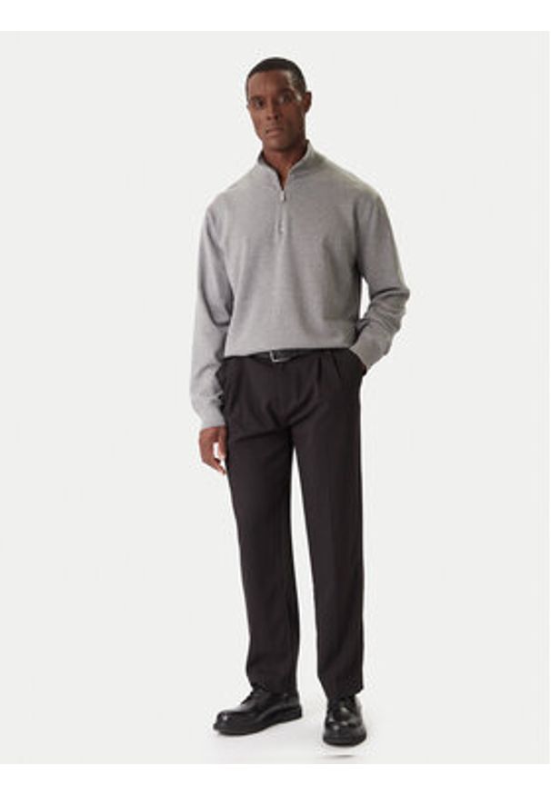 Calvin Klein Sweter LV040BM356 Szary Regular Fit. Kolor: szary. Materiał: bawełna