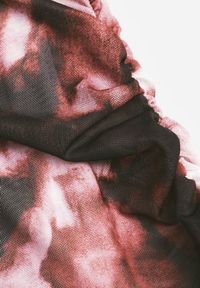 Renee - Brązowa Dopasowana Sukienka Siateczkowa Maxi z Rozcięciem i Marszczeniem Soininen. Kolor: różowy. Materiał: tkanina. Wzór: nadruk. Typ sukienki: dopasowane. Styl: elegancki. Długość: maxi #2