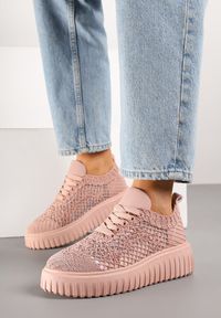 Renee - Różowe Sneakersy Vices na Platformie z Ażurową Cholewką Lumerise. Okazja: na co dzień. Kolor: różowy. Szerokość cholewki: normalna. Wzór: ażurowy. Obcas: na platformie #3