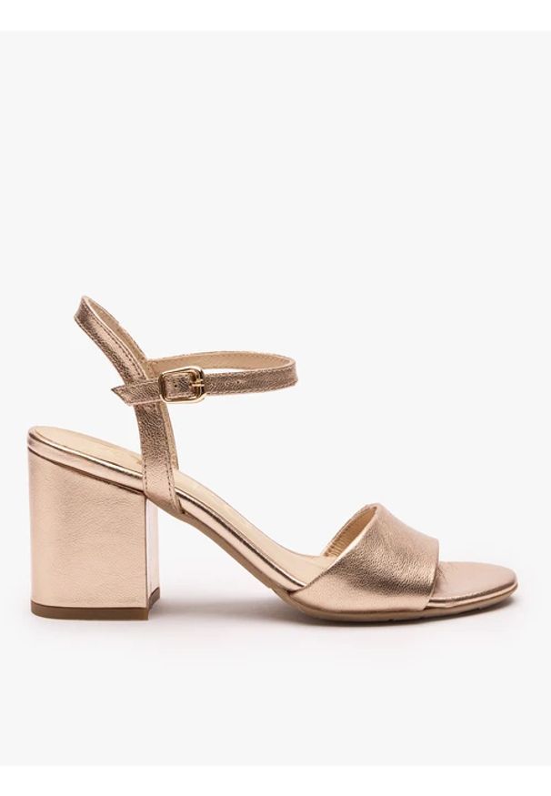 Ryłko - Platynowe sandały na obcasie. Nosek buta: okrągły. Zapięcie: sprzączka. Kolor: beżowy. Materiał: skóra. Obcas: na obcasie. Styl: street, elegancki. Wysokość obcasa: średni