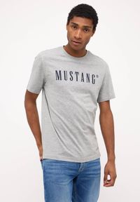 Męski T-Shirt Koszulka Mustang Style Austin Mid Grey Melange 1014695 4140, 6XL. Okazja: na co dzień. Materiał: jeans, bawełna. Styl: casual, klasyczny #1