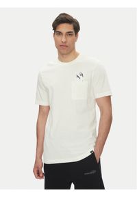 Adidas - adidas T-Shirt Lounge Slides Graphic Pocket JM0374 Biały Regular Fit. Kolor: biały. Materiał: bawełna
