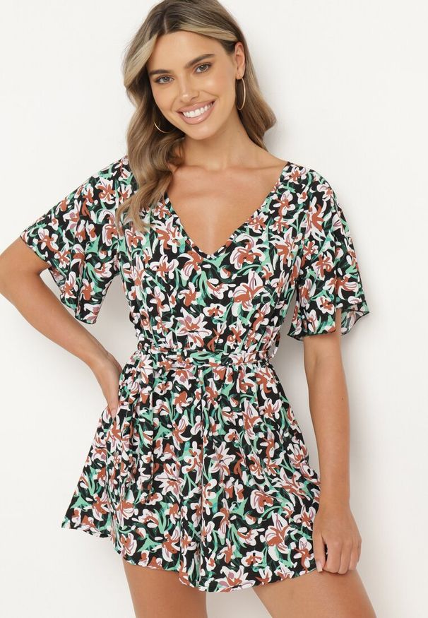 Born2be - Czarno-Zielony Kombinezon z Gumką w Pasie z Materiałowym Paskiem Tessianna. Okazja: na co dzień. Kolor: czarny. Materiał: materiał. Styl: elegancki, casual