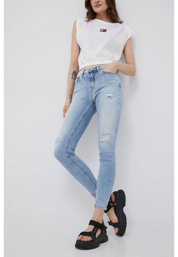 Tommy Jeans jeansy NORA BF2214 DW0DW12393.PPYY damskie medium waist. Kolor: niebieski