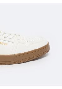 Big-Star - Sneakersy męskie z kontrastową podeszwą białe NN174093 101. Kolor: biały #3