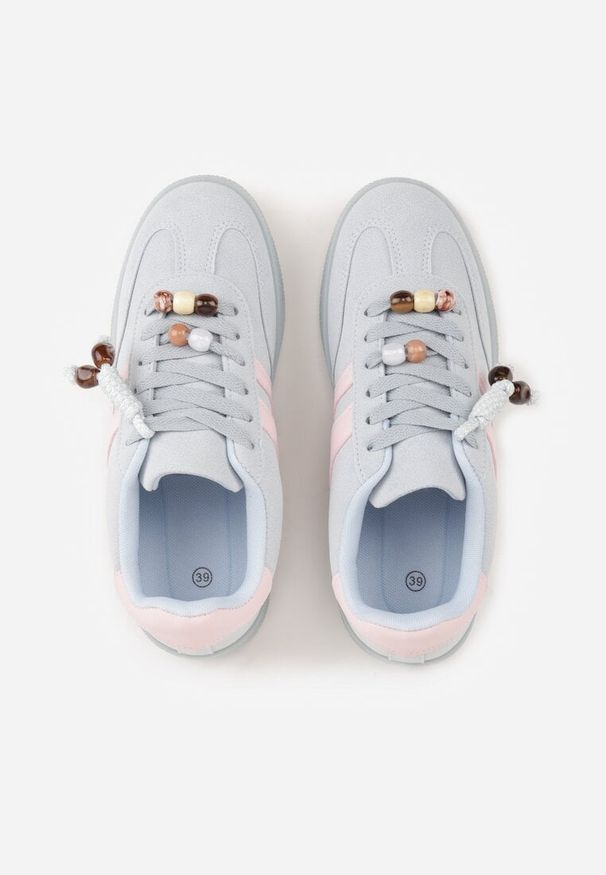 Renee - Niebieskie Sneakersy Typu Tenisówki Ozdobione Koralikami Daemeli. Kolor: niebieski. Materiał: jeans. Wzór: aplikacja. Sezon: lato