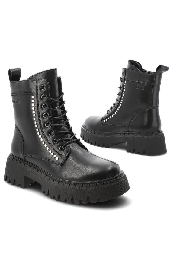 Big-Star - Glany damskie Big Star, za kostkę na masywnej podeszwie z eko skóry z okrągłym noskiem i na zamek, czarne, OO274A255. Wysokość cholewki: za kostkę, przed kolano. Nosek buta: okrągły. Zapięcie: zamek. Kolor: czarny. Materiał: skóra. Szerokość cholewki: normalna. Wzór: aplikacja. Styl: rockowy, klasyczny