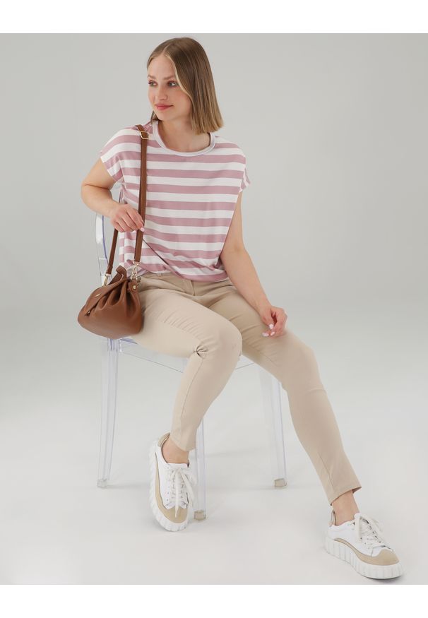 Unisono - GŁADKIE SPODNIE Z KIESZENIAMI 10-2825L BEIGE. Materiał: wiskoza, poliamid, elastan. Wzór: gładki