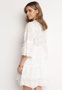 Born2be - Biała Bawełniana Sukienka w Stylu Boho z Ażurowym Wzorem Elsenia. Kolor: biały. Materiał: bawełna. Wzór: ażurowy. Sezon: lato. Styl: boho #5