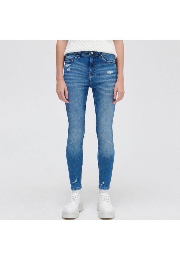 Cropp - Niebieskie jeansy skinny - Niebieski. Kolor: niebieski