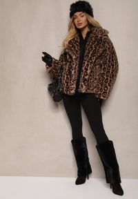 Renee - Brązowa Futrzana Kurtka w Panterkowy Print z Kieszeniami Delinnea. Okazja: na co dzień. Kolor: brązowy. Materiał: futro. Długość rękawa: długi rękaw. Długość: długie. Wzór: nadruk. Styl: casual, elegancki #2