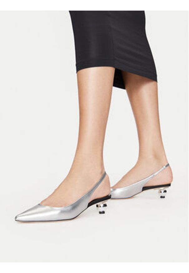 Weekend Max Mara Sandały Gallico 2515521034600 Srebrny. Kolor: srebrny. Materiał: skóra