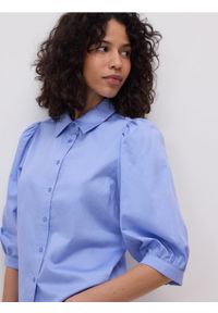 Reserved - Koszula z bufiastymi rękawami - jasnoniebieski. Kolor: niebieski. Materiał: bawełna