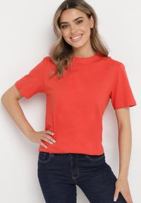 Born2be - Czerwony Bawełniany T-shirt o Luźnym Kroju z Krótkim Rękawem Adalria. Okazja: na co dzień. Kolor: czerwony. Materiał: bawełna. Długość rękawa: krótki rękaw. Długość: krótkie. Styl: casual, klasyczny, elegancki #1
