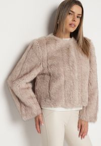 Born2be - Beżowa Futerkowa Kurtka o Prostym Kroju z Kieszeniami Awilise. Okazja: na studniówkę. Kolor: beżowy. Materiał: skóra. Długość: krótkie. Styl: klasyczny, wizytowy #5