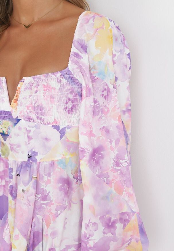 Born2be - Fioletowa Sukienka Rozkloszowana w Kwiaty Deniza. Okazja: na co dzień, na imprezę. Kolor: fioletowy. Wzór: kwiaty. Sezon: lato. Styl: casual